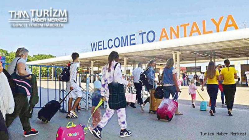 Antalya'nın 2022 turizm karnesi belli oldu! İşte 2023 turist hedefi