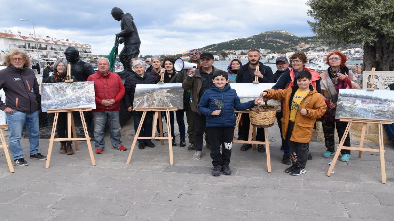 İzmir Foça'da sergili tepki!