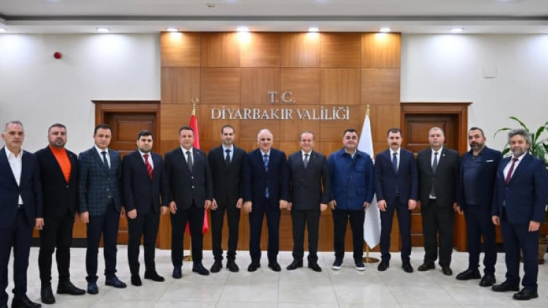 Vali  Murat Zorluoğlu’na makamında ziyaret etti.