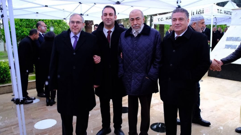 Hatay’da Bayramlaşma Programı Şehitlikte Gerçekleşti