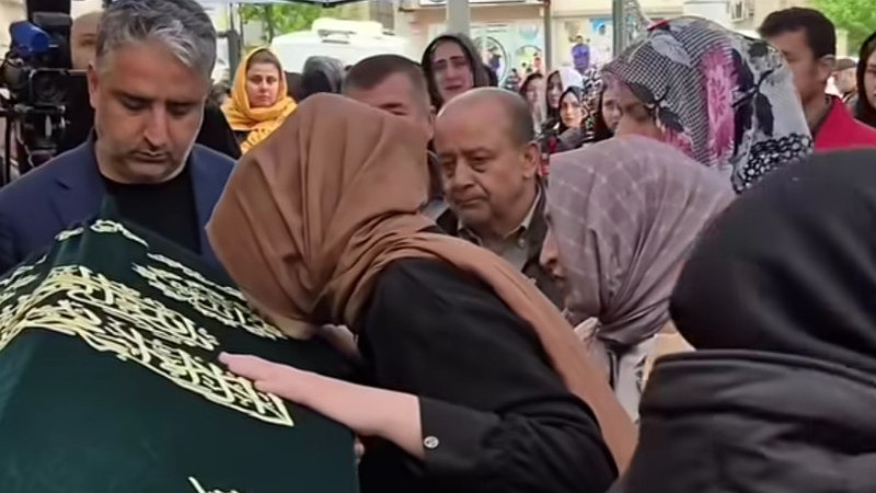 Çok güzel anne kız olmuştuk. Cennette seninle yine kavuşacağız aşkım.