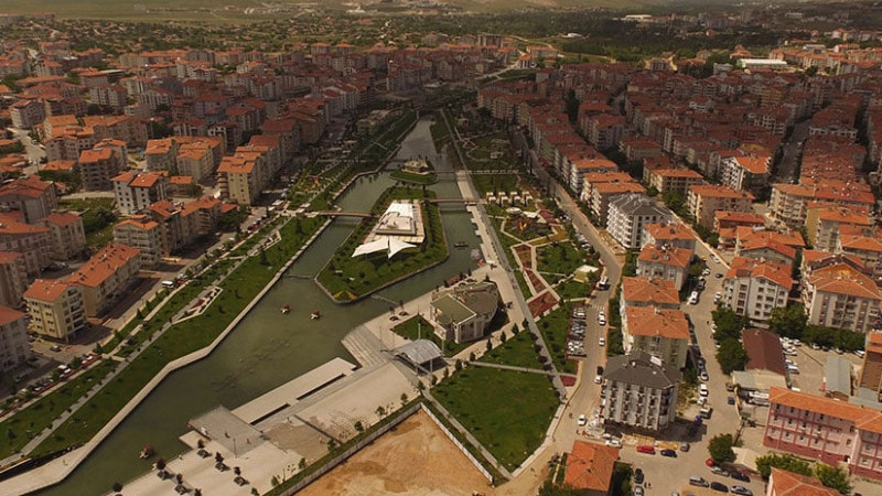 Her Felaketin Üstesinden Gelen Devlet Adamı