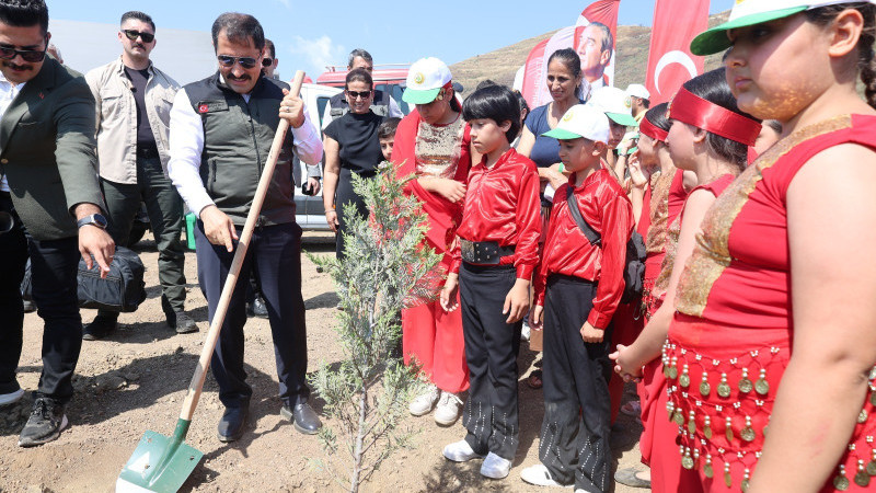 HATAY’DA FİDANLAR TOPRAKLA BULUŞTU