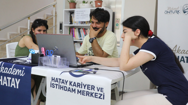 HBB, YKS TERCİH SÜRECİNDE GENÇLERİ YALNIZ BIRAKMADI