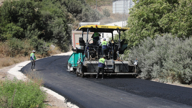 HBB, YAYLADAĞI DUSDURU BAĞLANTI YOLUNDA BETON ASFALT ÇALIŞMASINI SÜRDÜRÜYOR