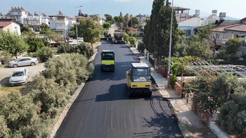 ARSUZ GÖKMEYDAN’DA 2 BİN 550 M’LİK YOL BETON ASFALTLA YENİLENDİ