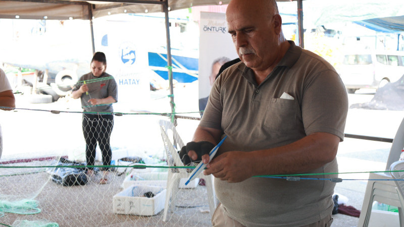 SAMANDAĞ’DA BALIK AĞLARI ÖRÜLÜYOR, ÜRETİM GÜÇLENİYOR