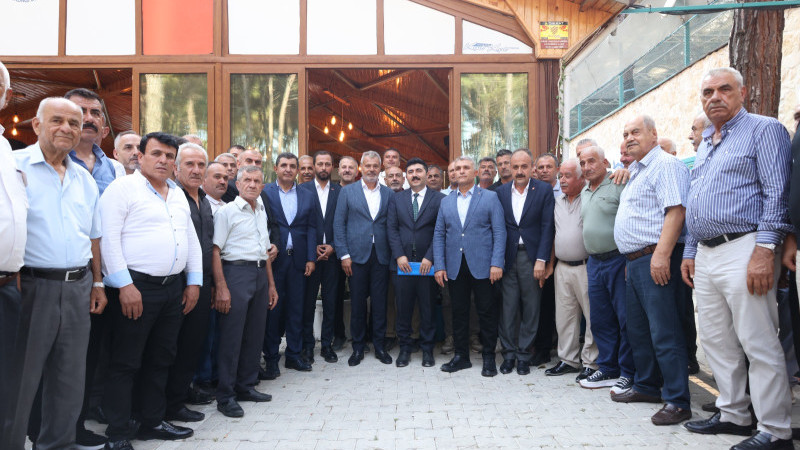 BAŞKAN ÖNTÜRK, YAYLADAĞILI MUHTARLARLA BULUŞTU