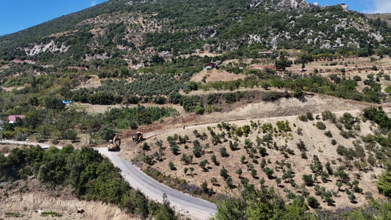 HBB’DEN BELEN BENLİDERE’DE ULAŞIMI RAHATLATACAK YOL ÇALIŞMASI